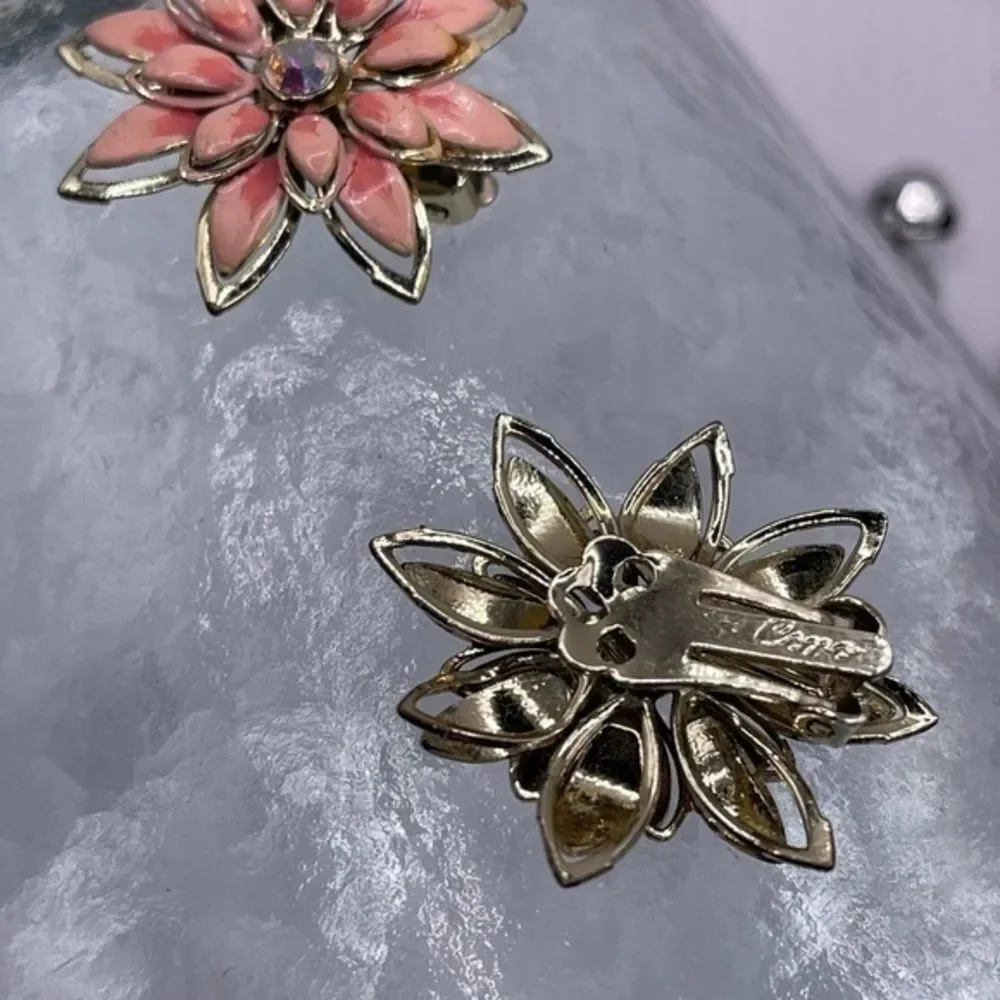 Coro Enamel Clip-On Floral Earrings - Picture 3 of 3